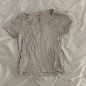 Women’s white ribbed top